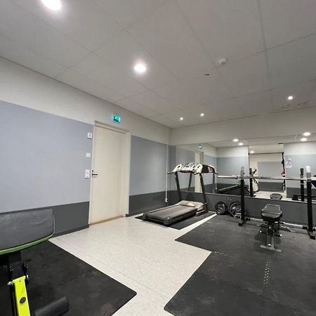 Suite - King Size Bed - Gym&Wifi - Indoor Parking 罗瓦涅米 外观 照片