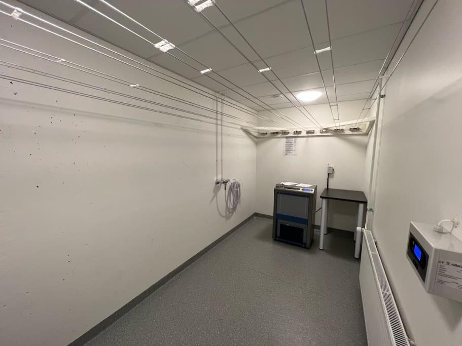Suite - King Size Bed - Gym&Wifi - Indoor Parking 罗瓦涅米 外观 照片