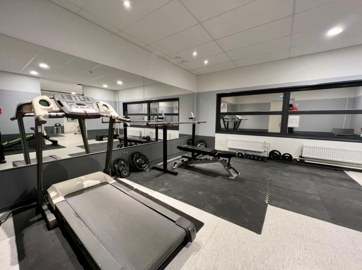 Suite - King Size Bed - Gym&Wifi - Indoor Parking 罗瓦涅米 外观 照片